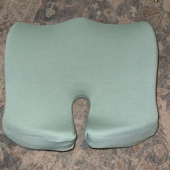 Like-new cushion lab pressure relief seat cushion - Picture 3 of 15